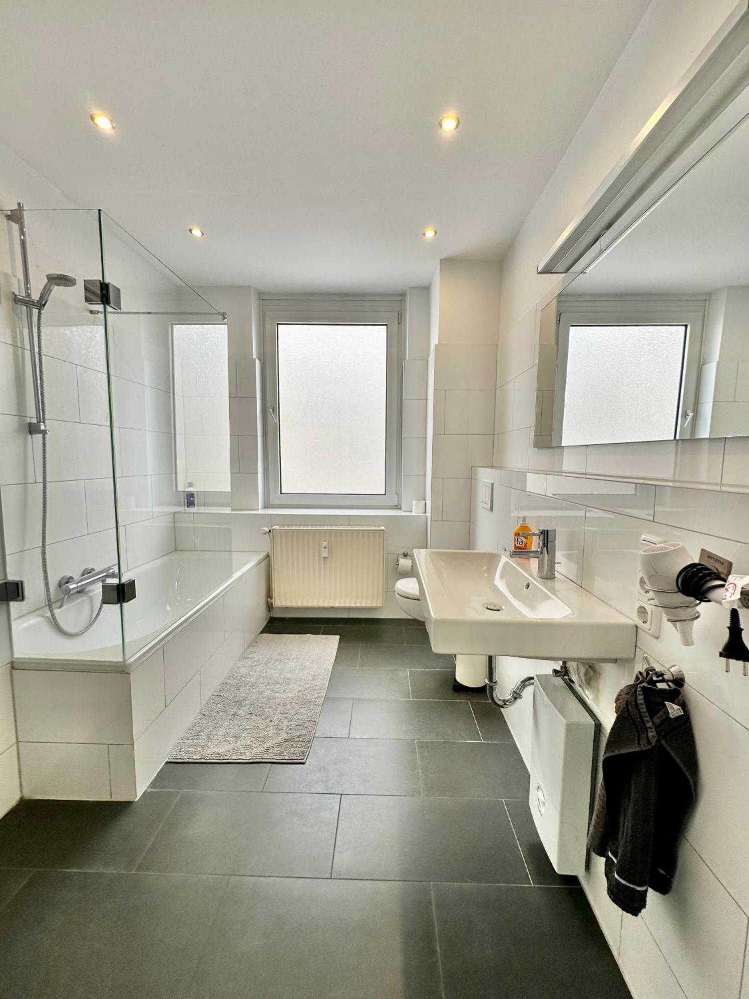 Geraeumiges City-Apartment Mit 2 Badezimmer Und Parkplaetzen D46-Og Oldenbourg Extérieur photo
